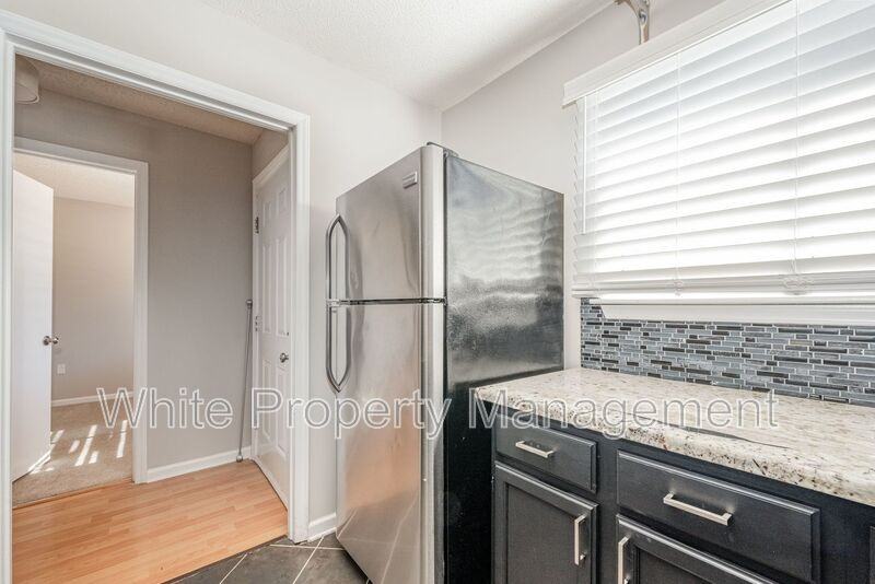 2555 - Photo 7 of 21