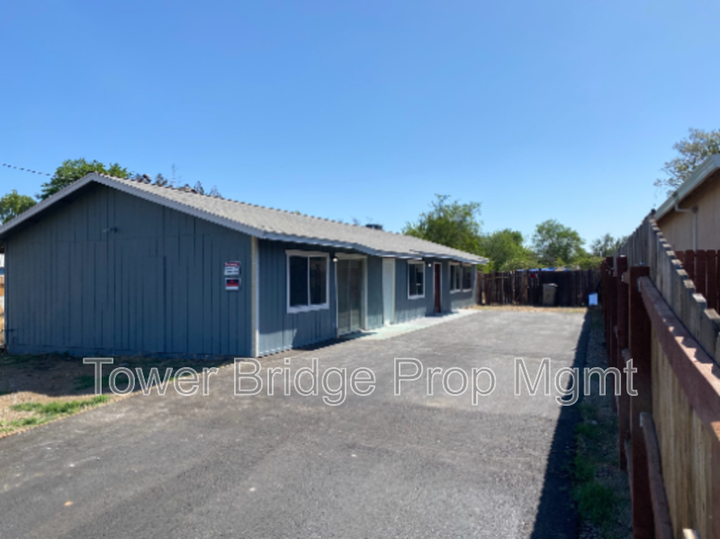 2740 Crosby Way #B - Photo 2 of 14