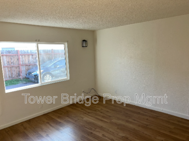 2740 Crosby Way #B - Photo 3 of 14