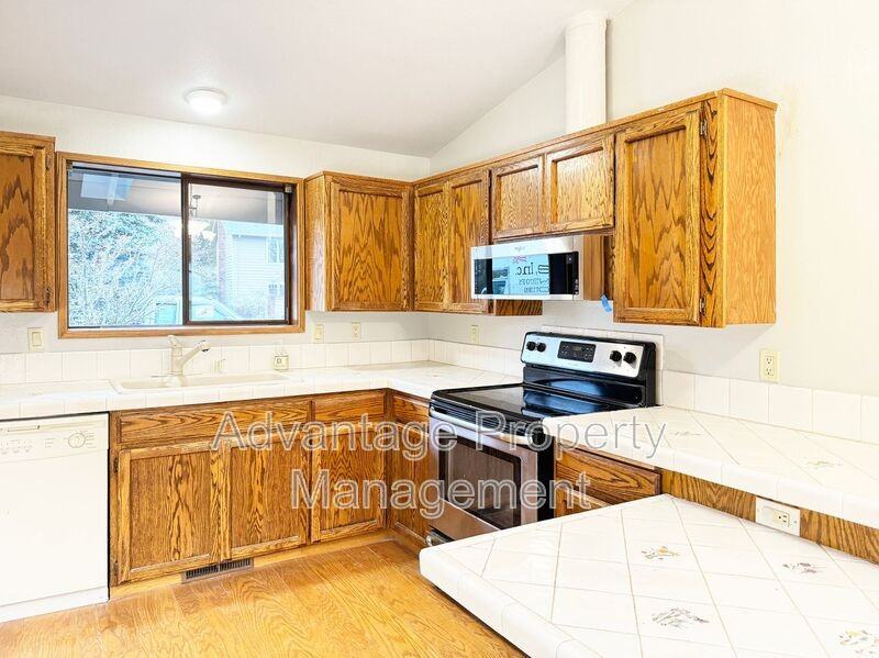 3698 Northwest Oleander Place - Photo 4 of 14