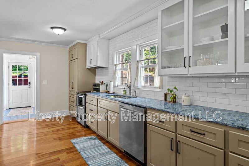 619 Sunset Drive - Photo 4 of 38