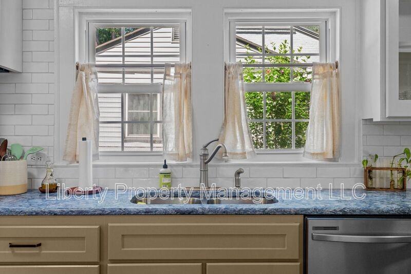 619 Sunset Drive - Photo 5 of 38