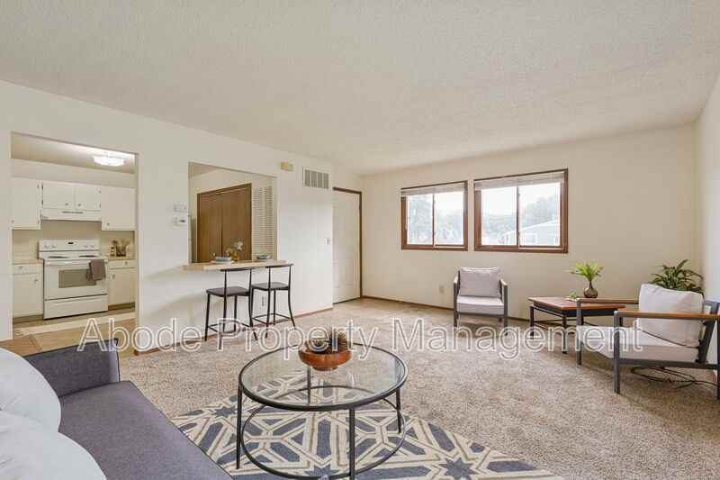 1418 Emery Ct #3 - Photo 5 of 19