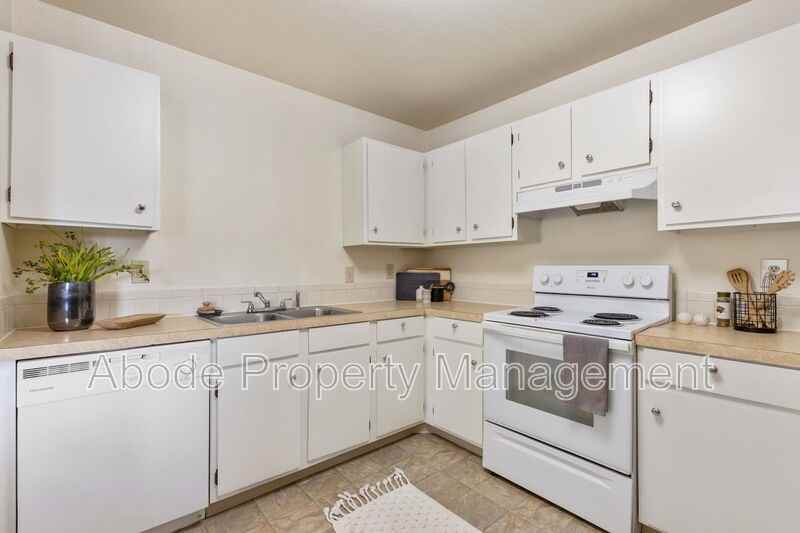 1418 Emery Ct #3 - Photo 7 of 19