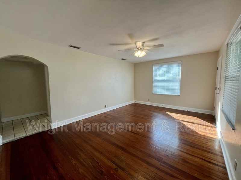 213 N Glen Ave - Photo 3 of 17