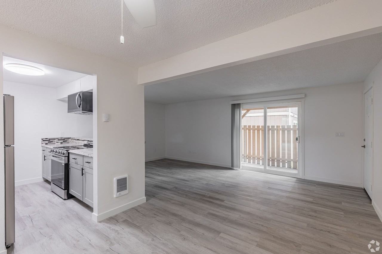 Images Garden View Apartments - Photo 4 of 50