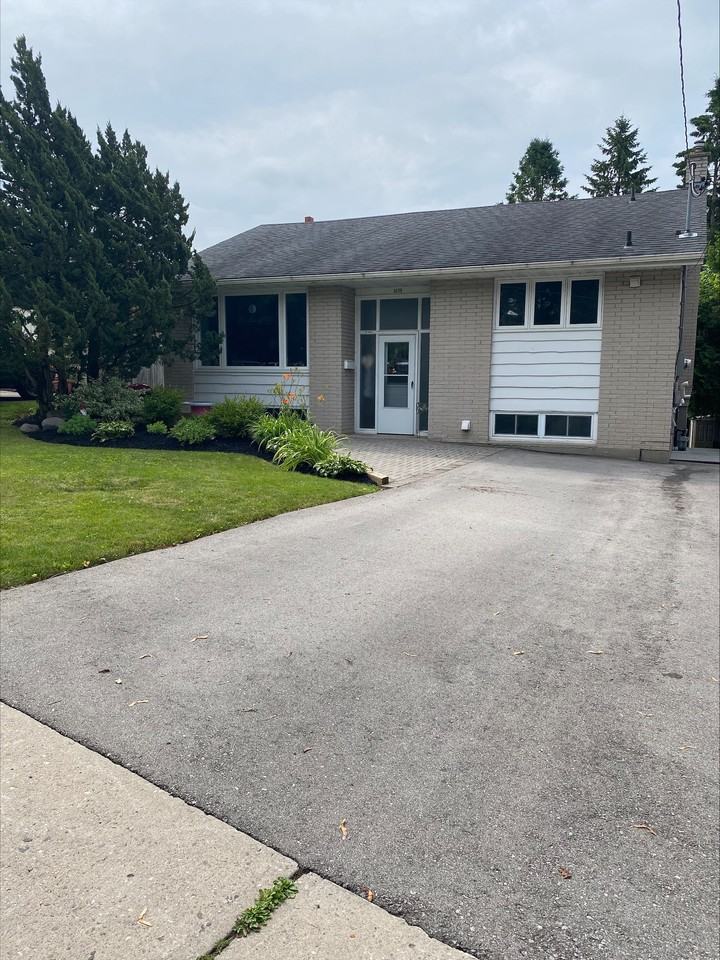 1075 Willowdale Avenue - Photo 2 of 15