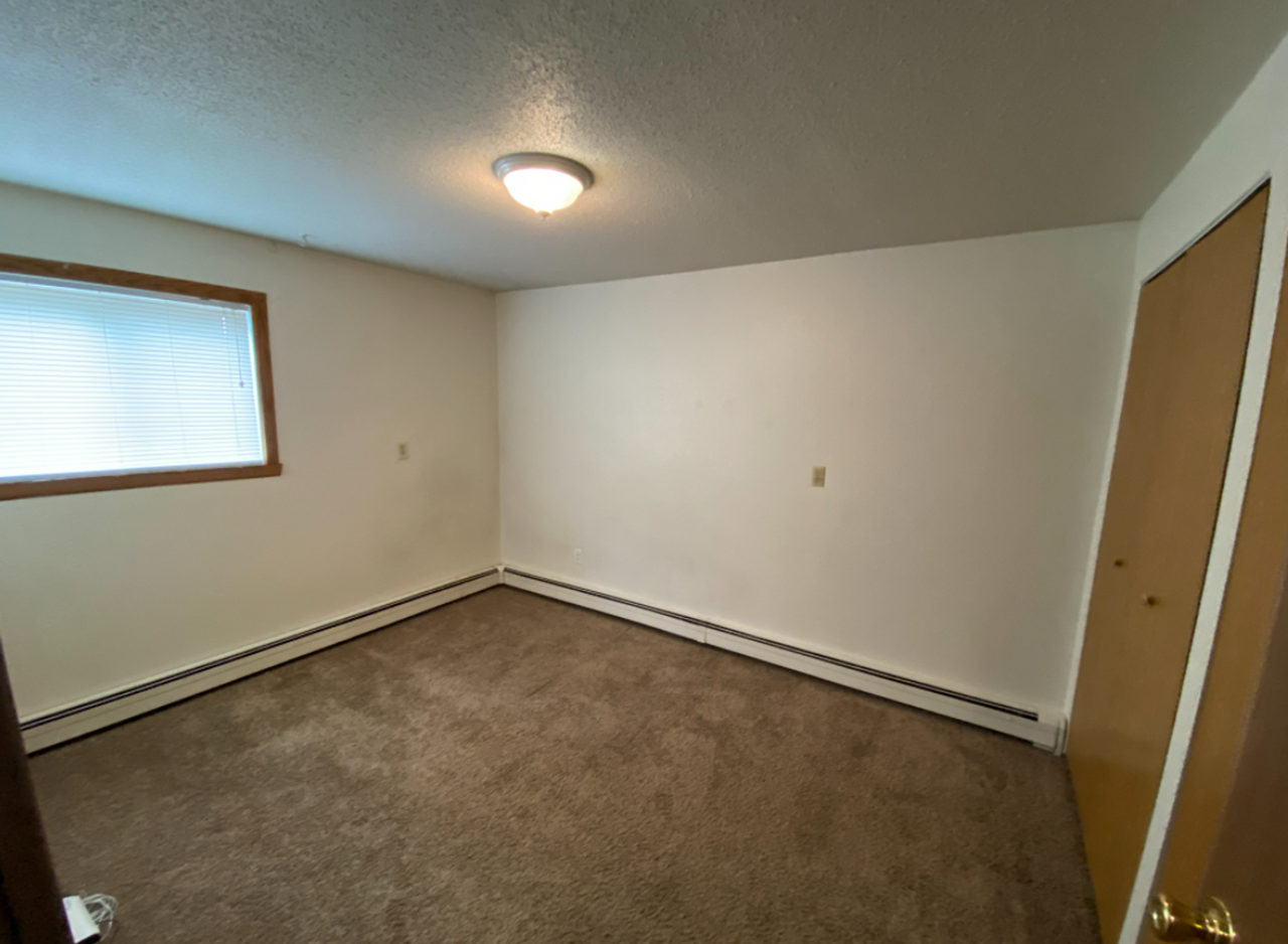 Dakota Arms & Gardens - Photo 2 of 5