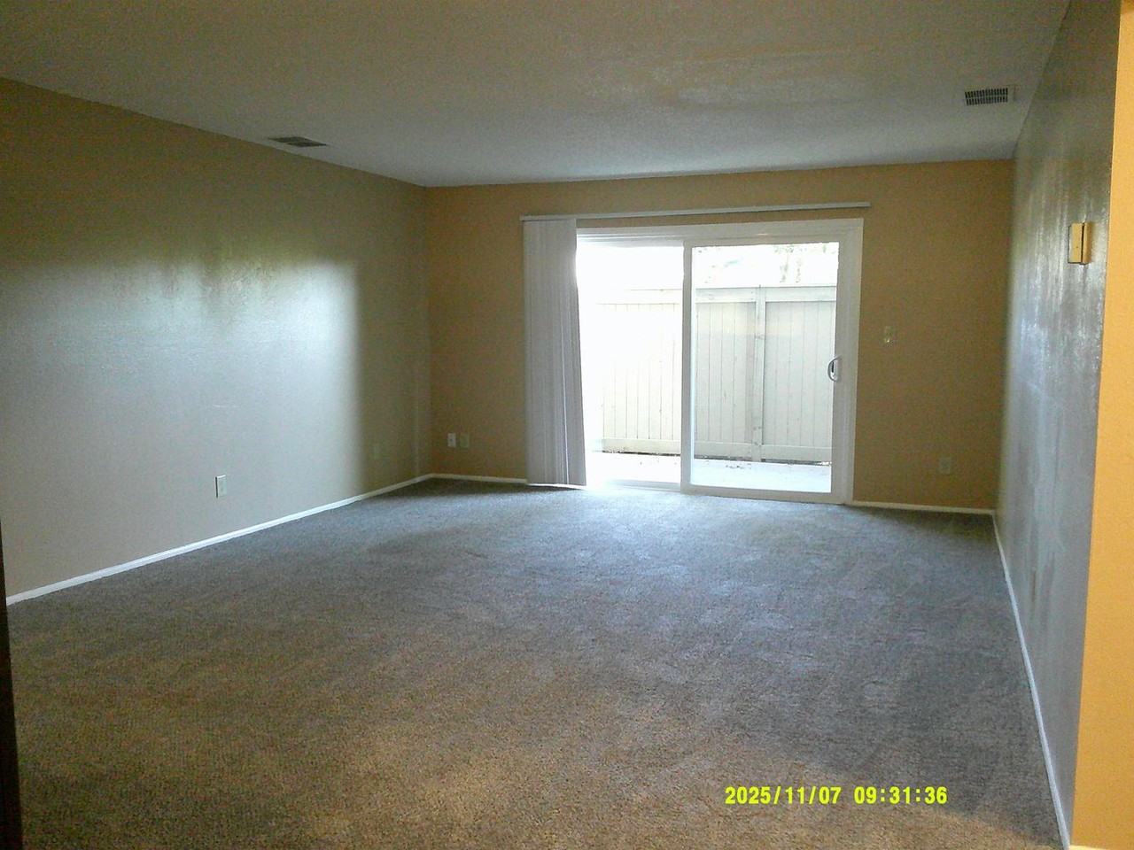 Irish Hills Hamlet Apartments - Photo 3 of 13