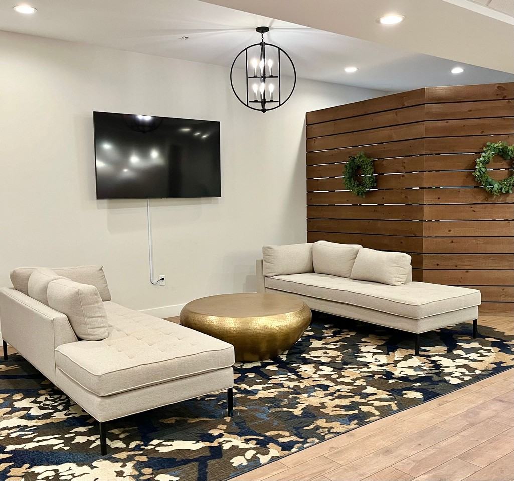 1185 Shelburne Road - Photo 3 of 4