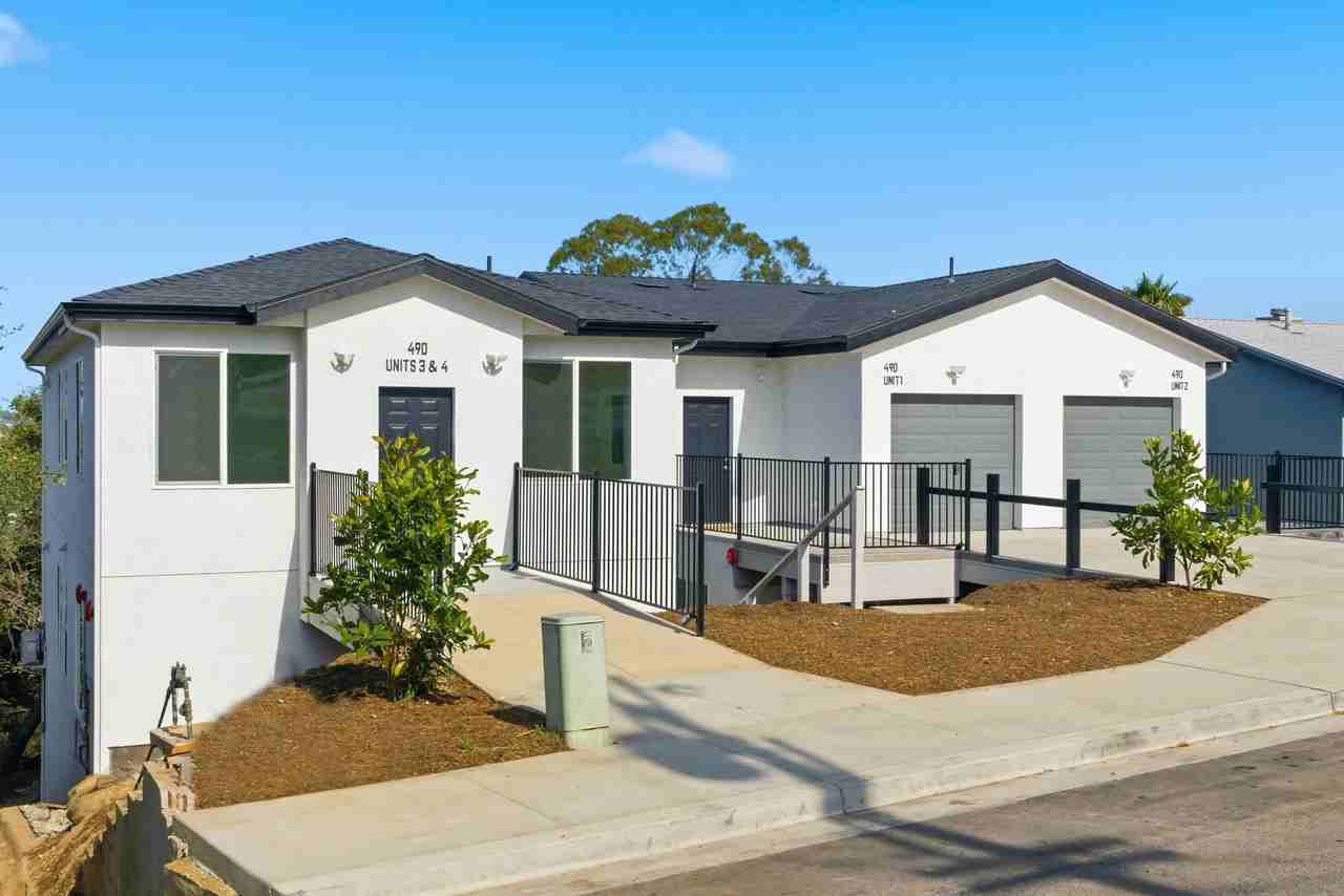 Brand New Apartments and Townhomes in Vista + Bonus Room! - Photo 4 of 6