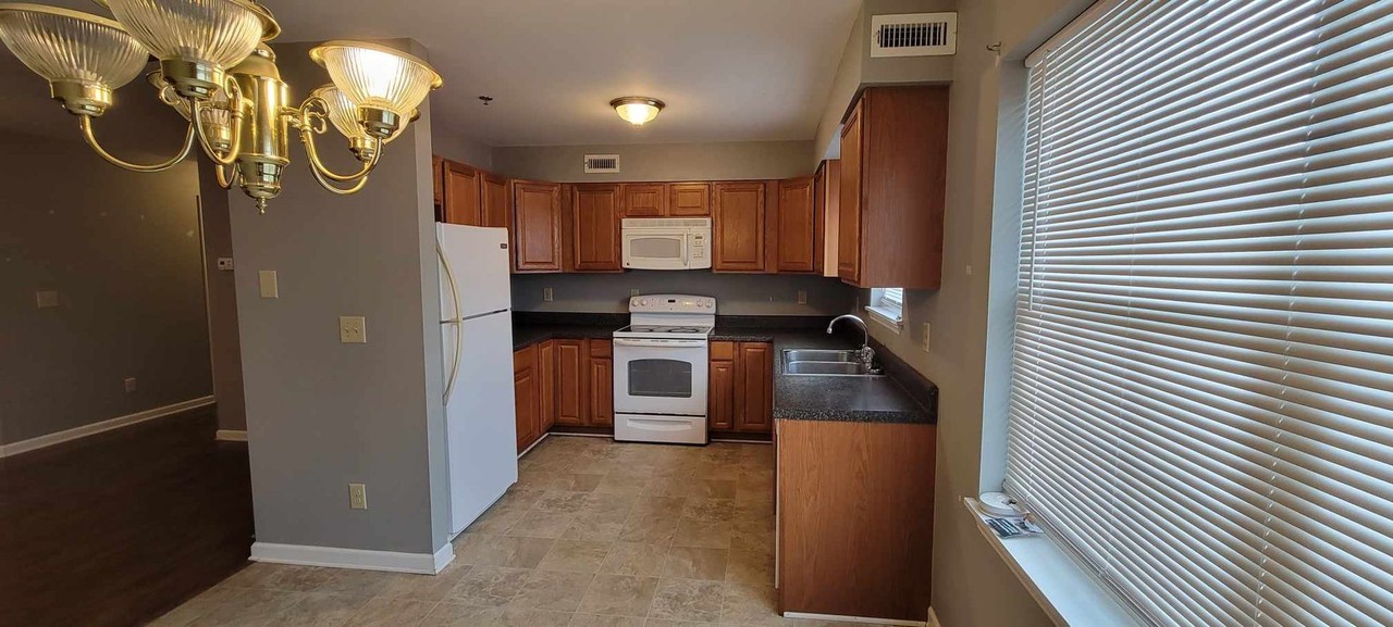 337 Academy Street - Photo 6 of 13