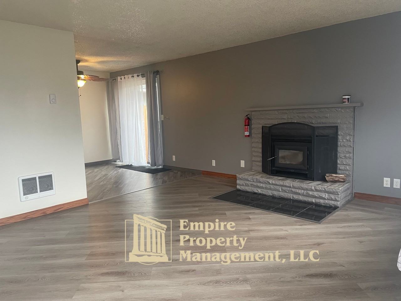 5206 E Street - Photo 4 of 16