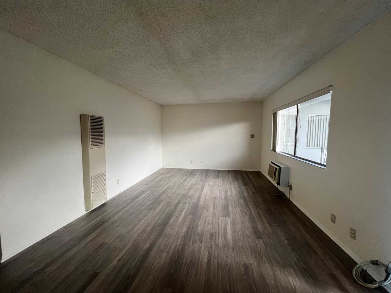 325 NEW AVENUE (114) - Photo 5 of 9