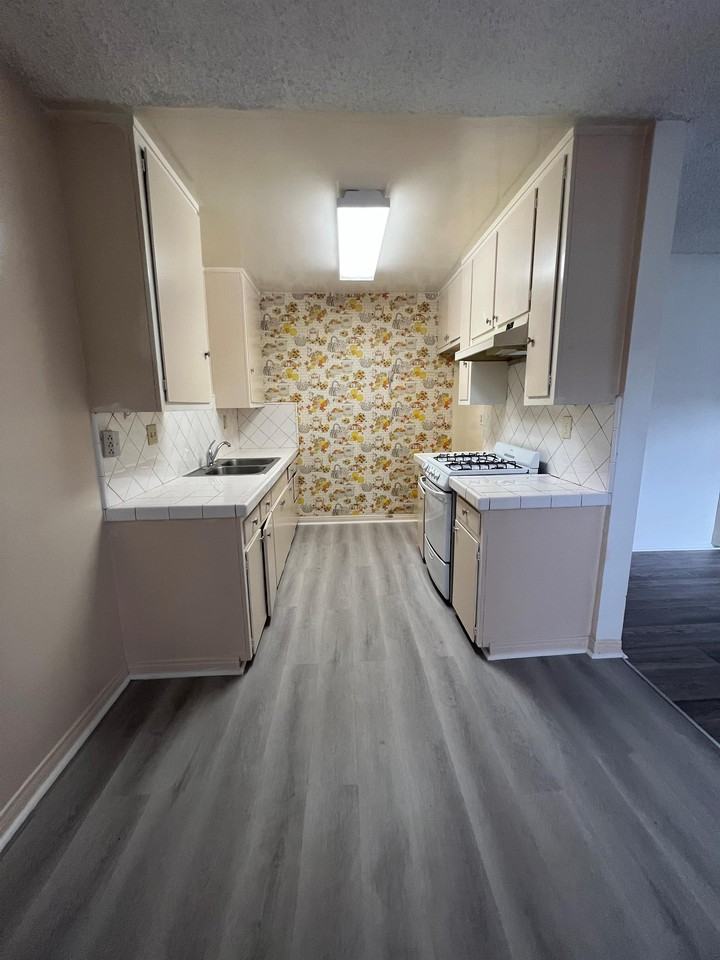 325 NEW AVENUE (114) - Photo 6 of 9