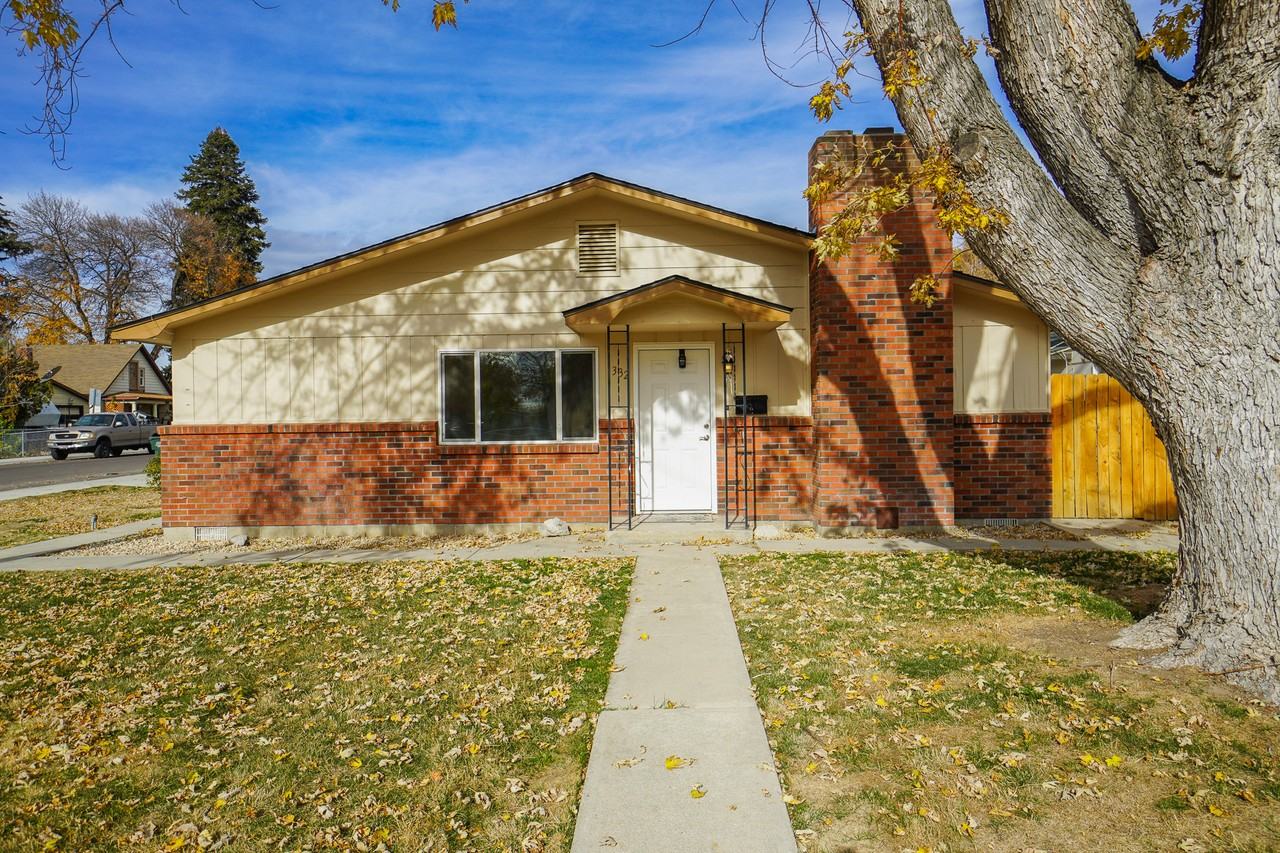 332 West Idaho Avenue - Photo 3 of 26