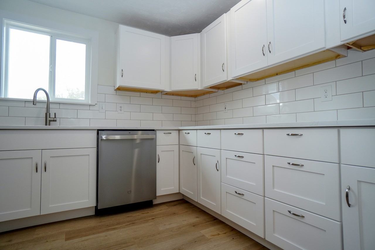 332 West Idaho Avenue - Photo 7 of 26