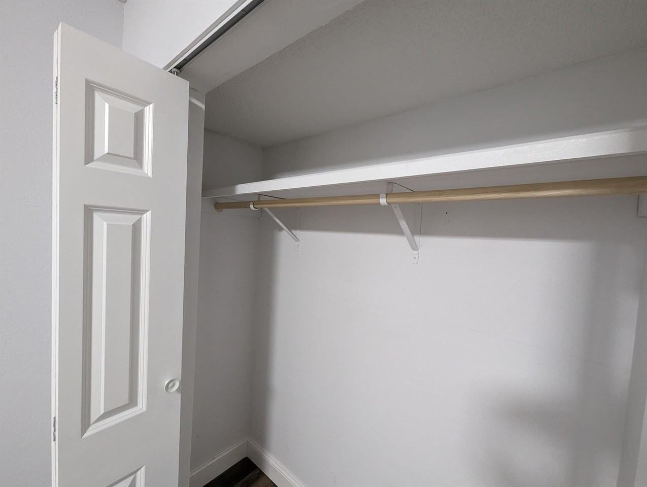 205 Oskaloosa Street - Photo 4 of 7