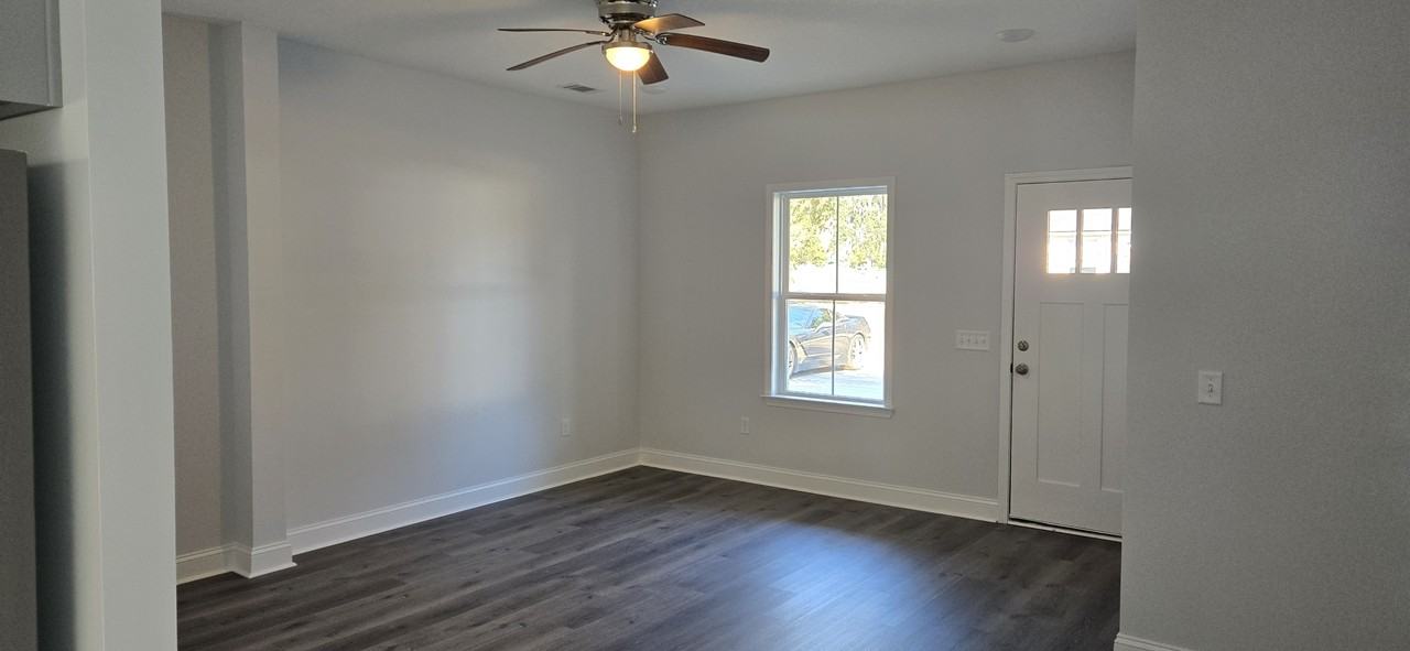 205 Bagley Ave - Photo 2 of 10