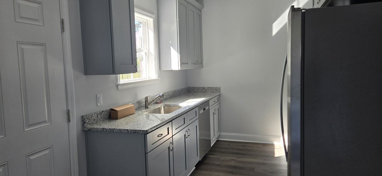 205 Bagley Ave - Photo 5 of 10