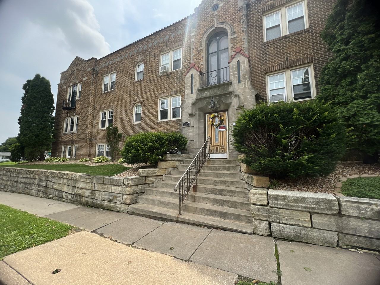 610 Cooper Place - Photo 2 of 29