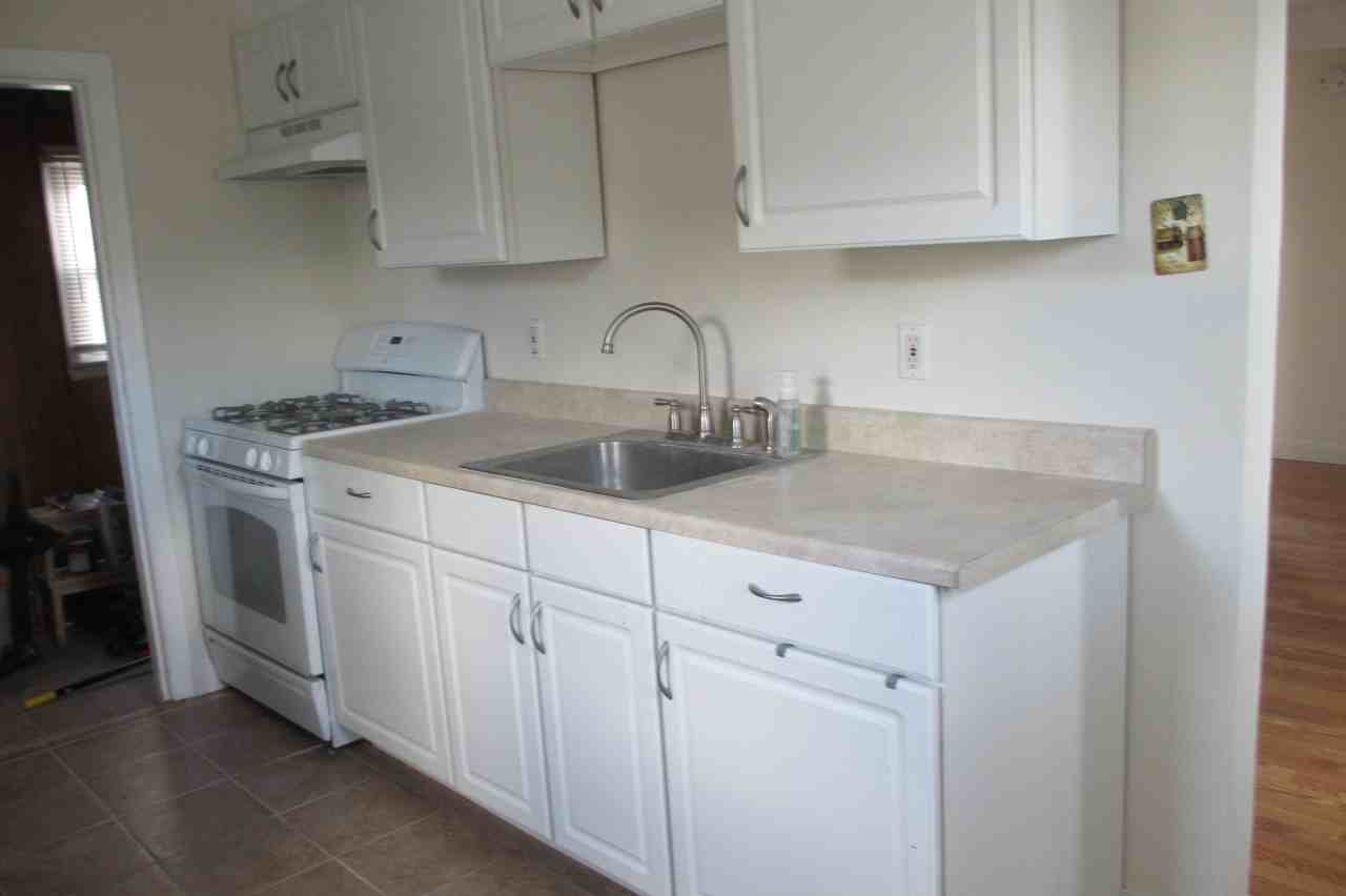 215 Grant Ave - Photo 3 of 10