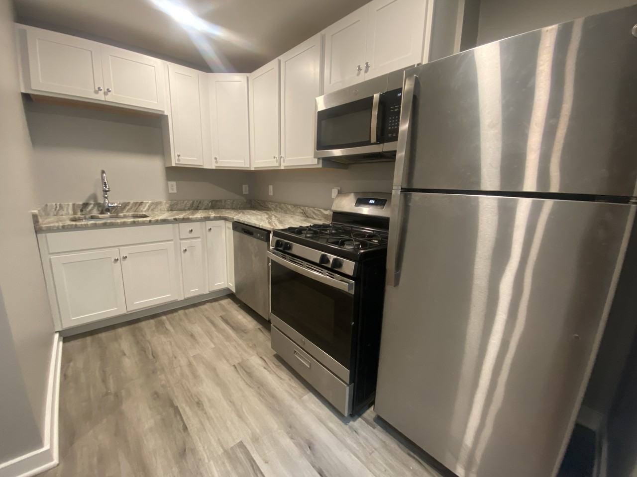 218 West King Street - Photo 3 of 14