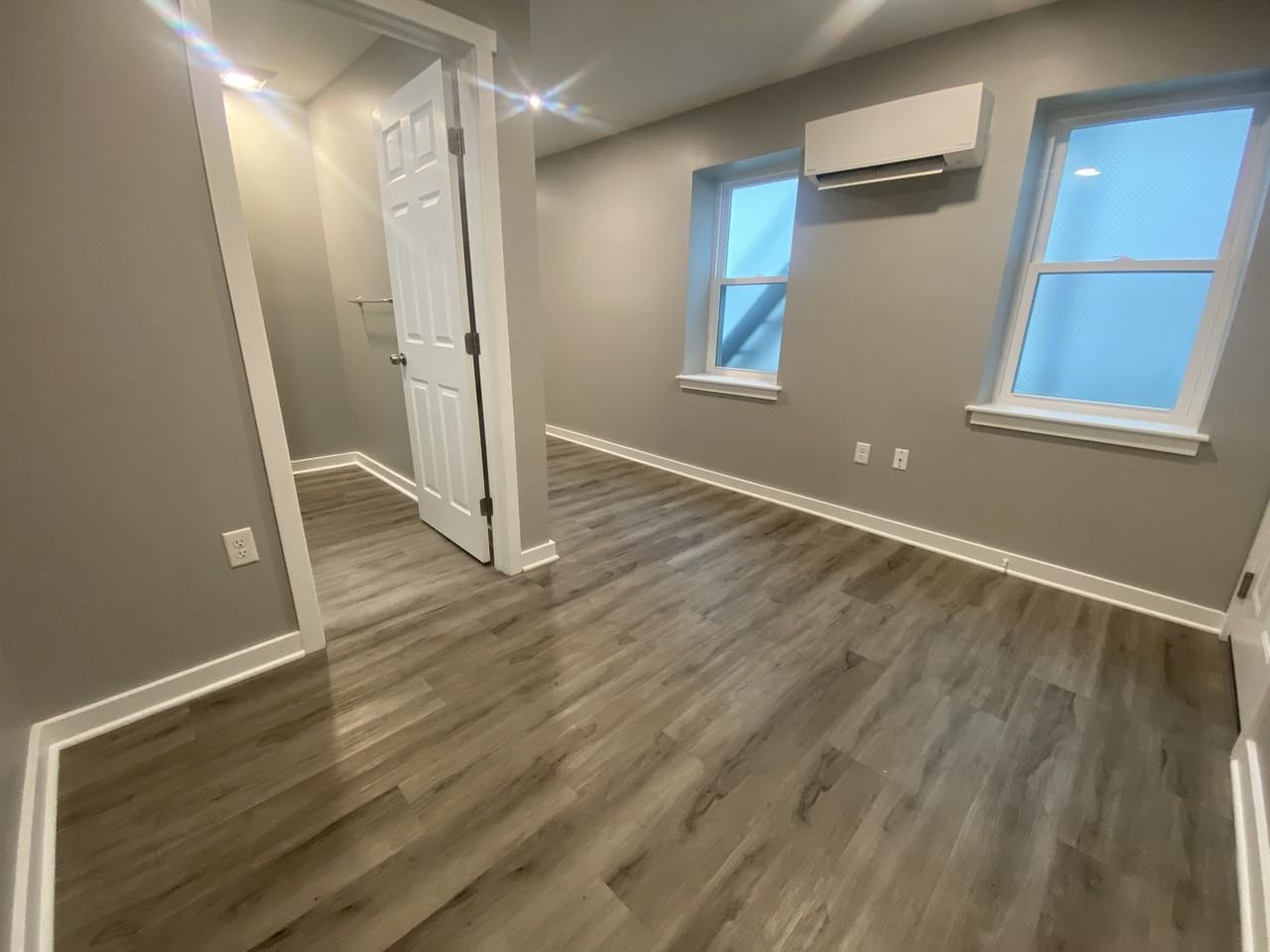 218 West King Street - Photo 5 of 14