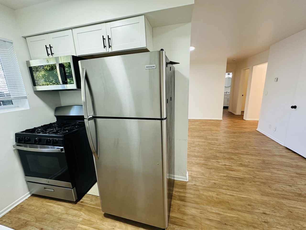 201 Ladera Street - Photo 3 of 21