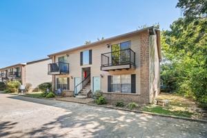 featured image of 1621 N Leverett Ave