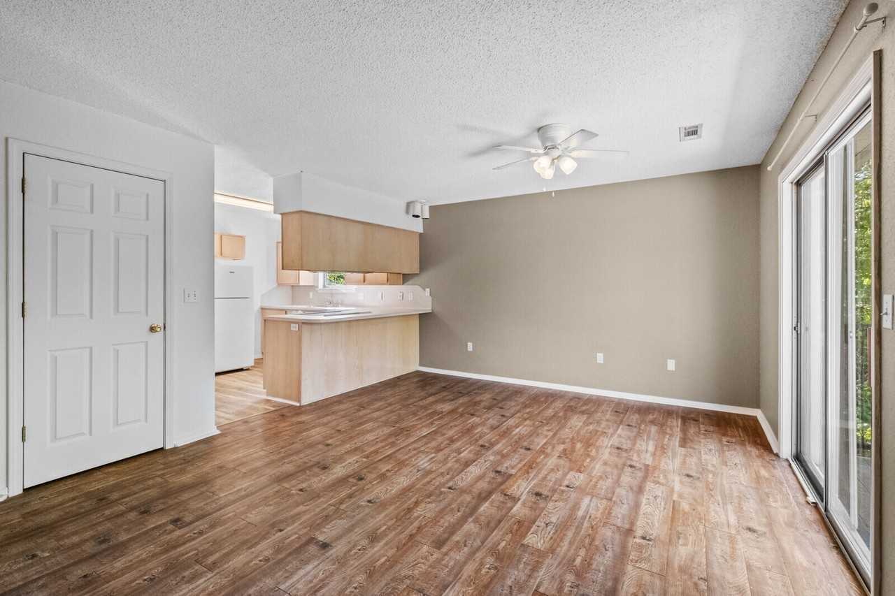 1621 N. Leverett Ave. Apartments - Photo 3 of 21