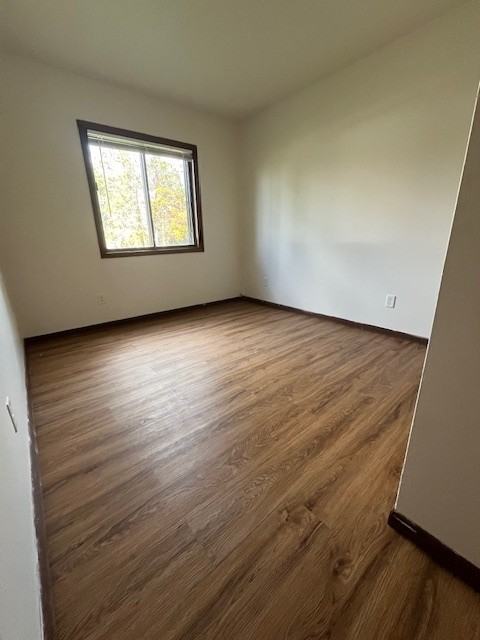 721 W Maple St - Photo 4 of 17