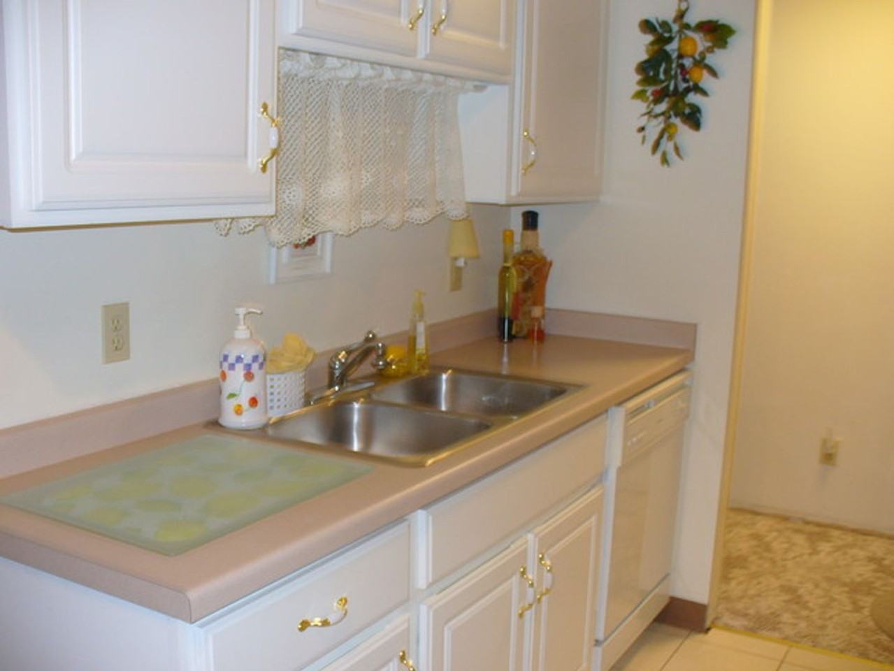 Canda Manor Apartments (Canda Manor 72 LLC) - Photo 3 of 5