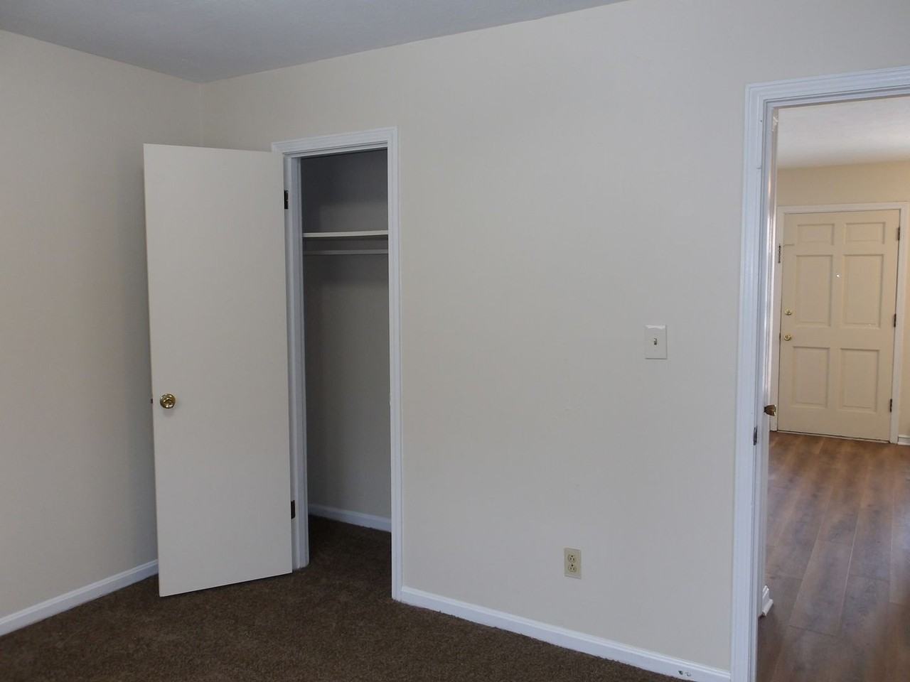 Holly Apts - Photo 2 of 14