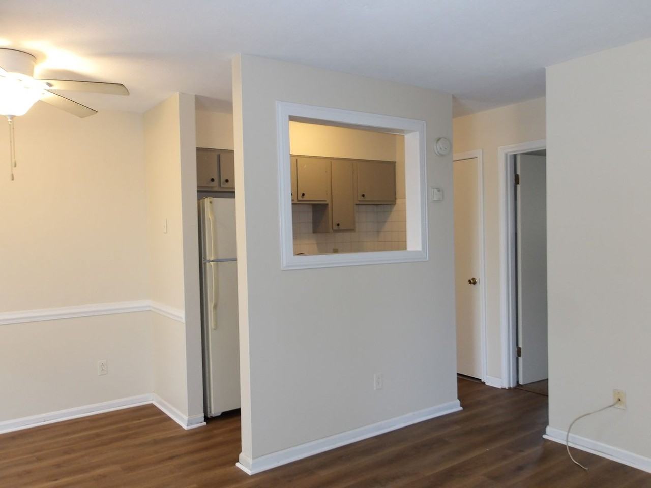 Holly Apts - Photo 3 of 14