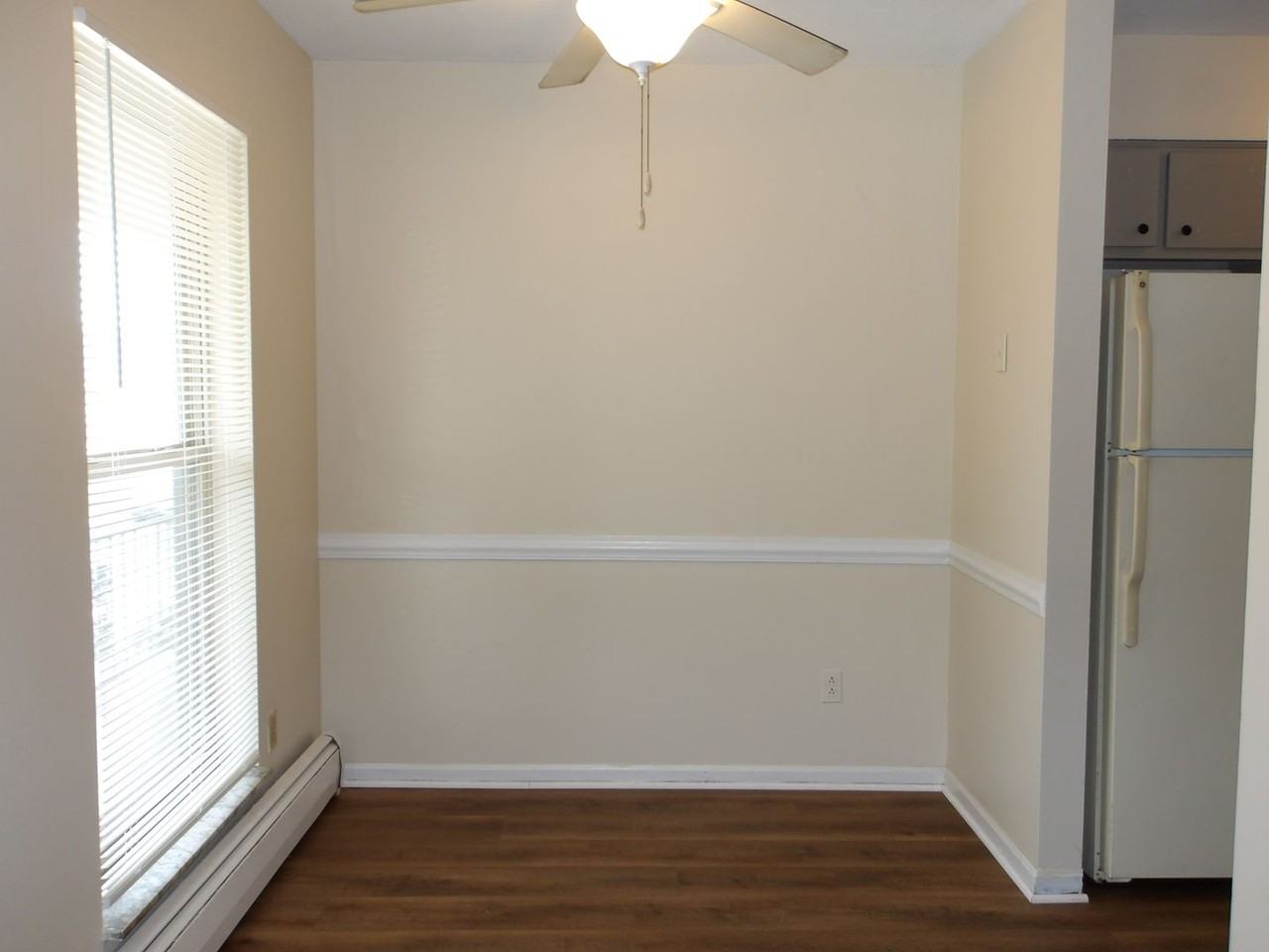 Holly Apts - Photo 5 of 14