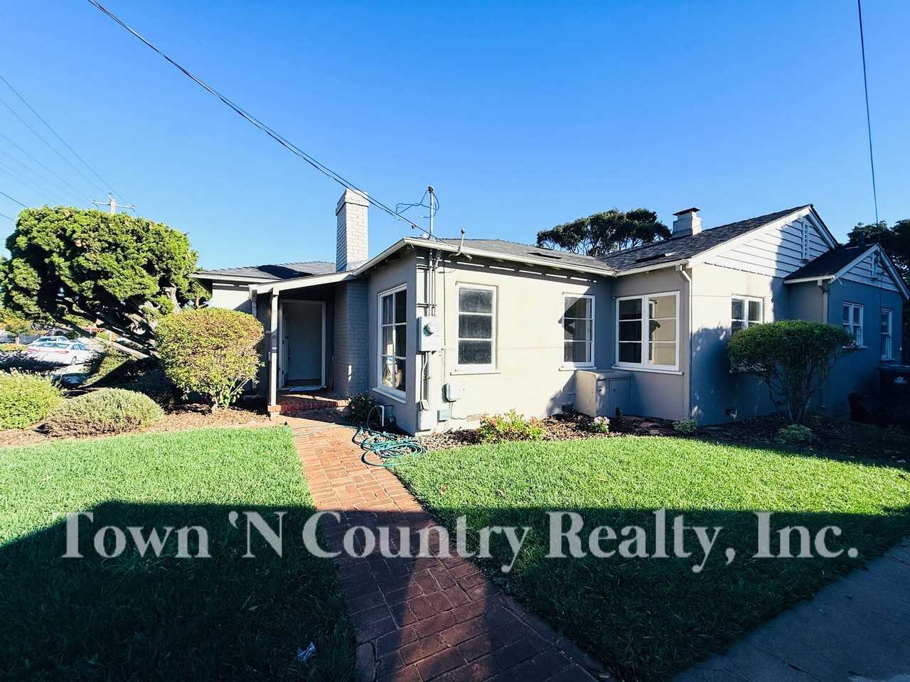 317 Lorimer St - Photo 2 of 20