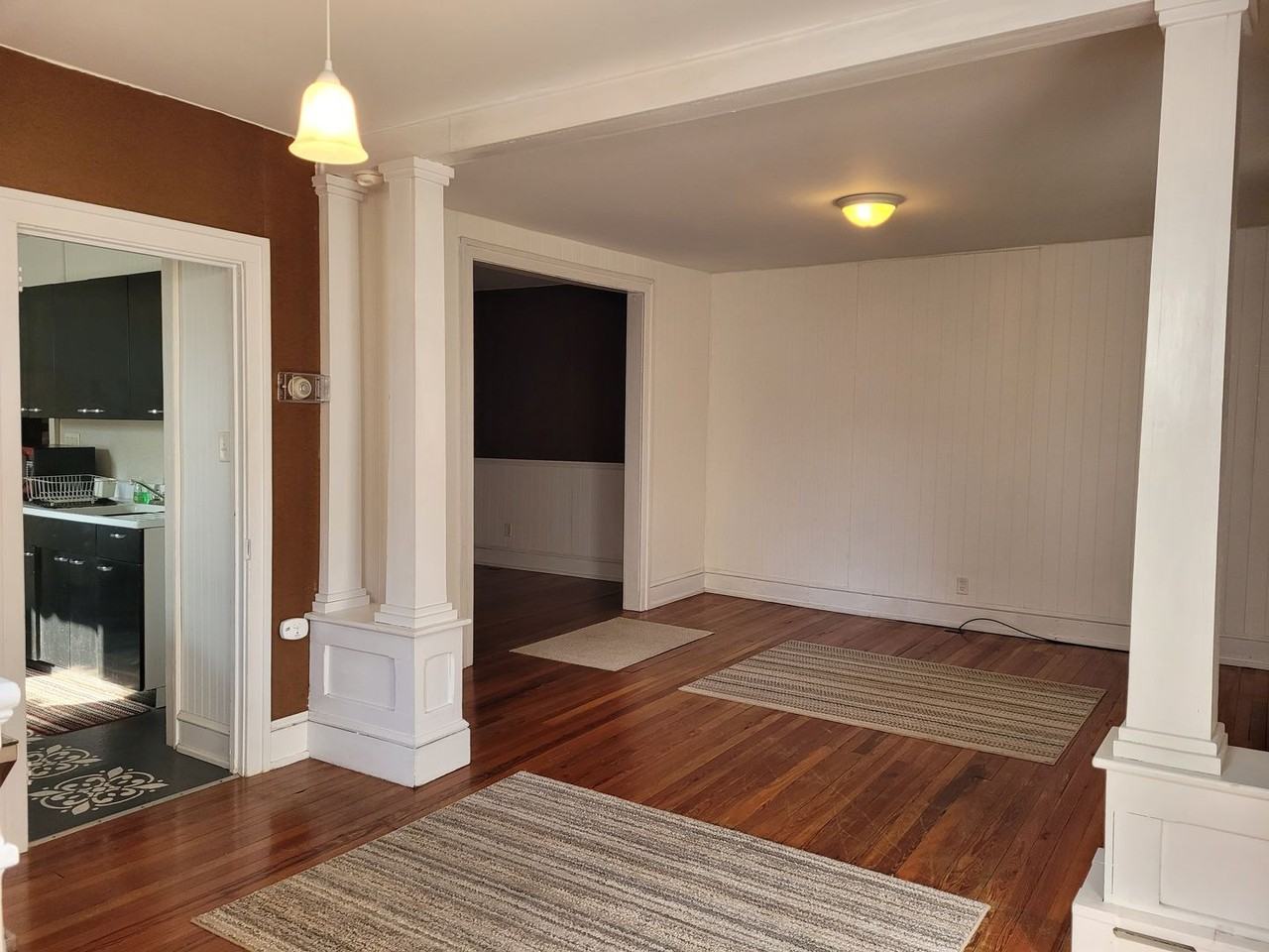206 Roxbury Rd - Photo 4 of 14