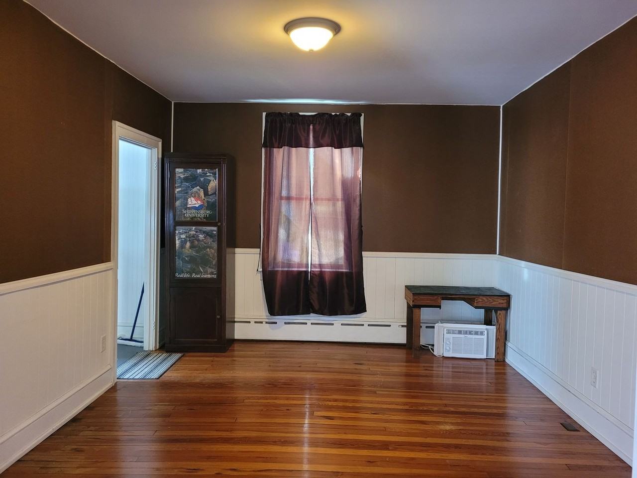 206 Roxbury Rd - Photo 6 of 14