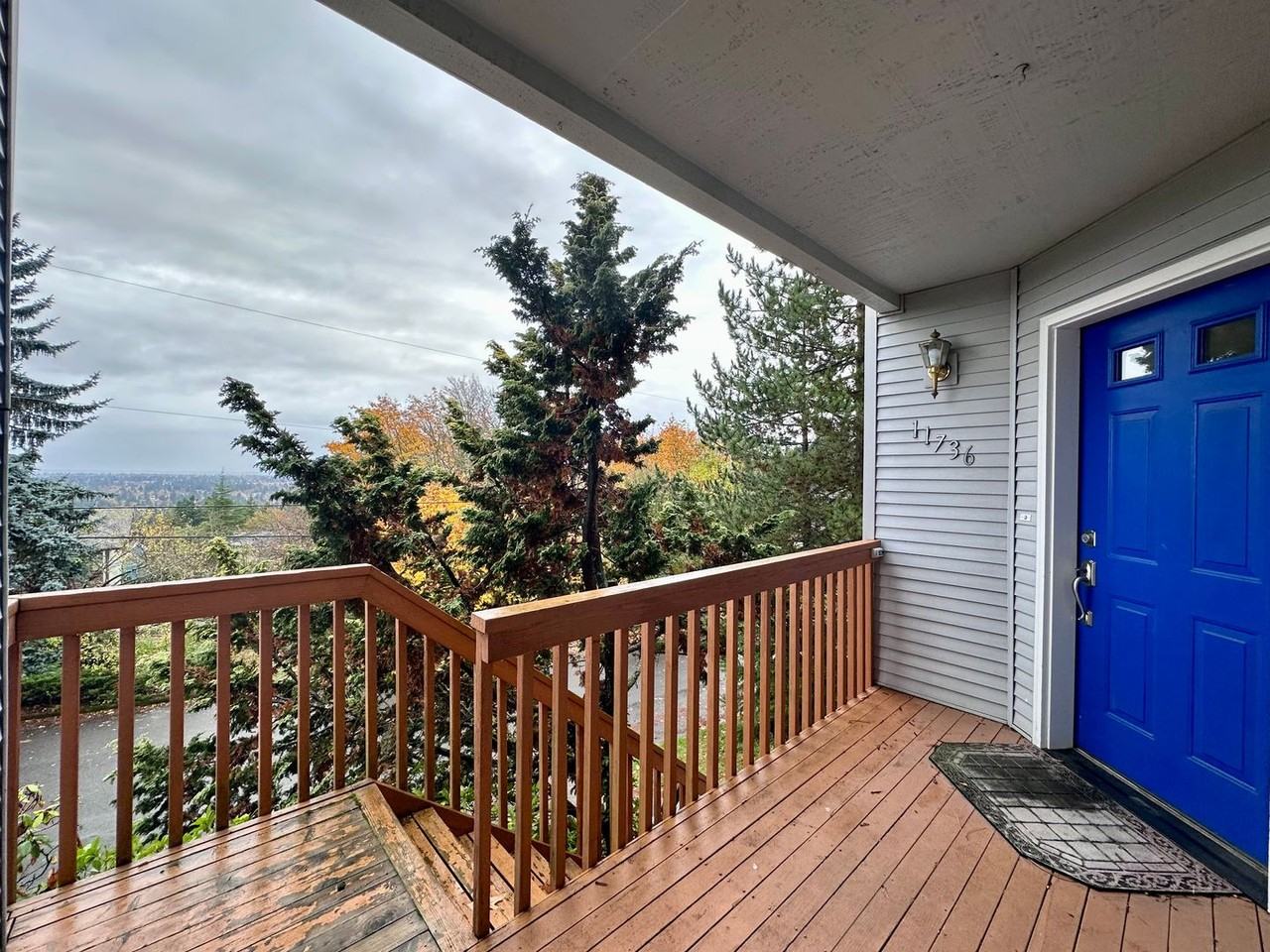 11736 Southeast Lexington Street - Photo 2 of 18