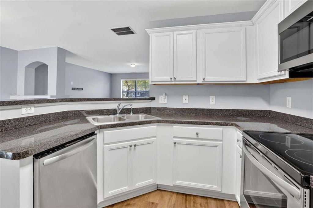 3449 Parc Dr Sw - Photo 3 of 17