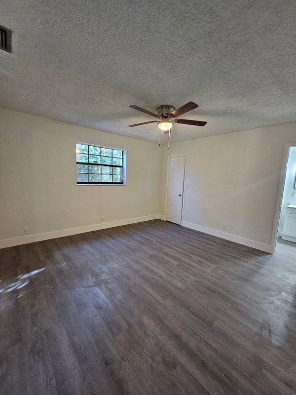 3951 Nw 36th Ave - Photo 2 of 13