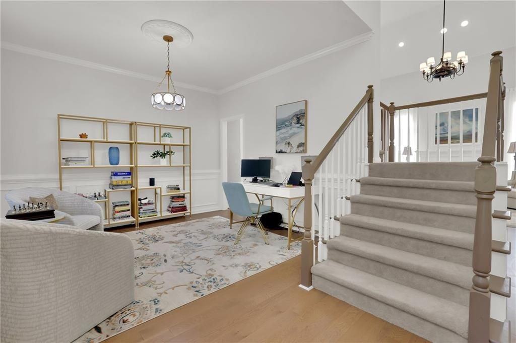 520 Ruby Forest Pkwy - Photo 4 of 37