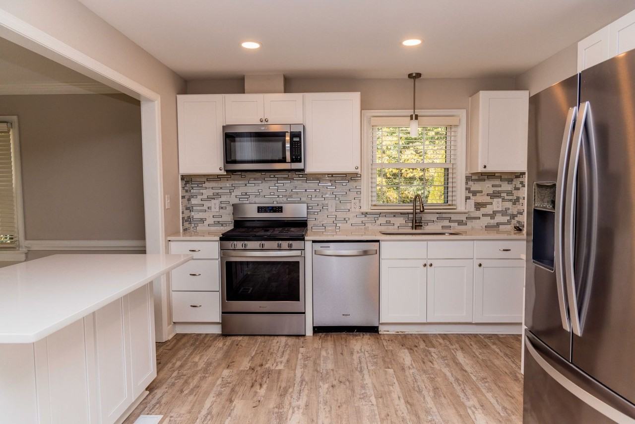 9360 Brentwood Dr - Photo 6 of 27