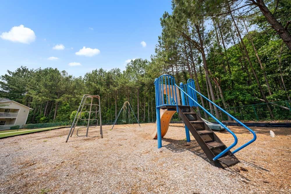 Ashton Pointe - Photo 6 of 50