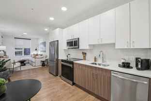 akin Tennyson - Photo 1 of 1