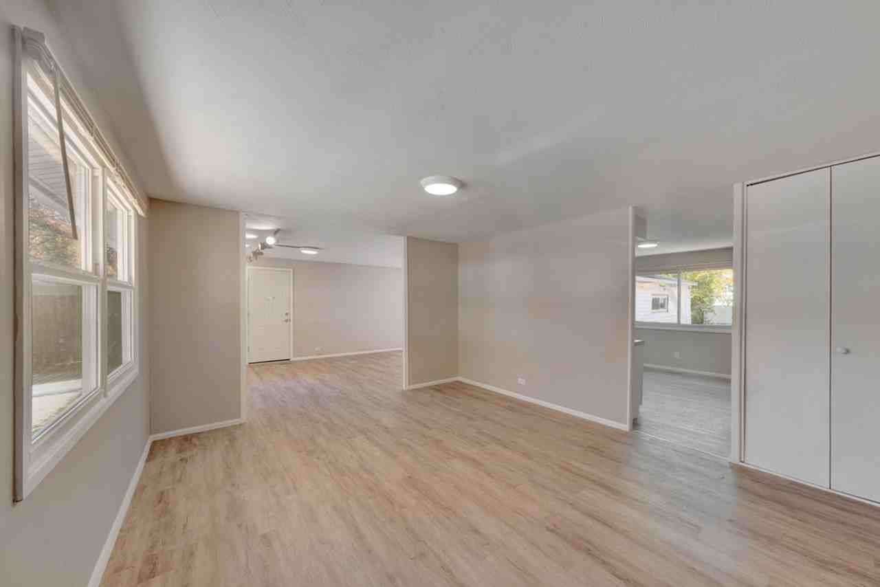 1507 Thornton Dr - Photo 3 of 33