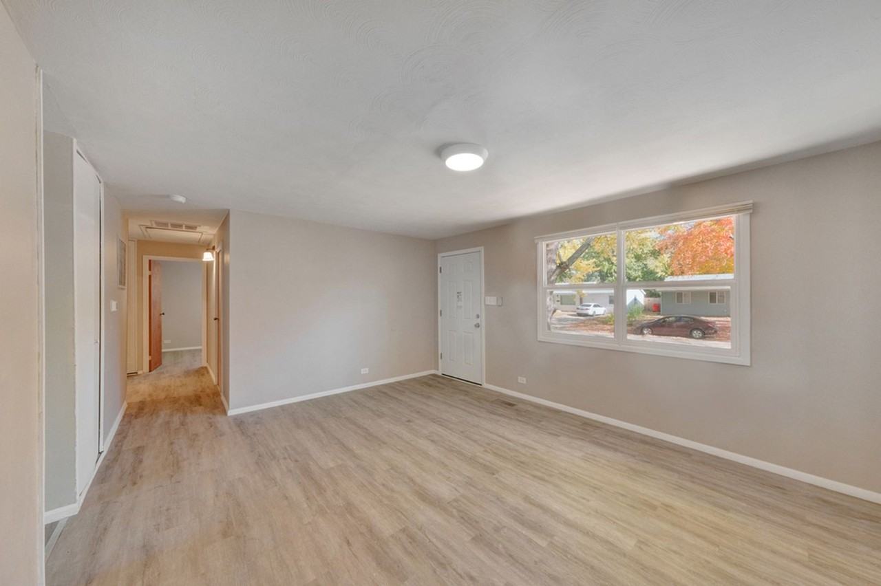 1507 Thornton Dr - Photo 4 of 33