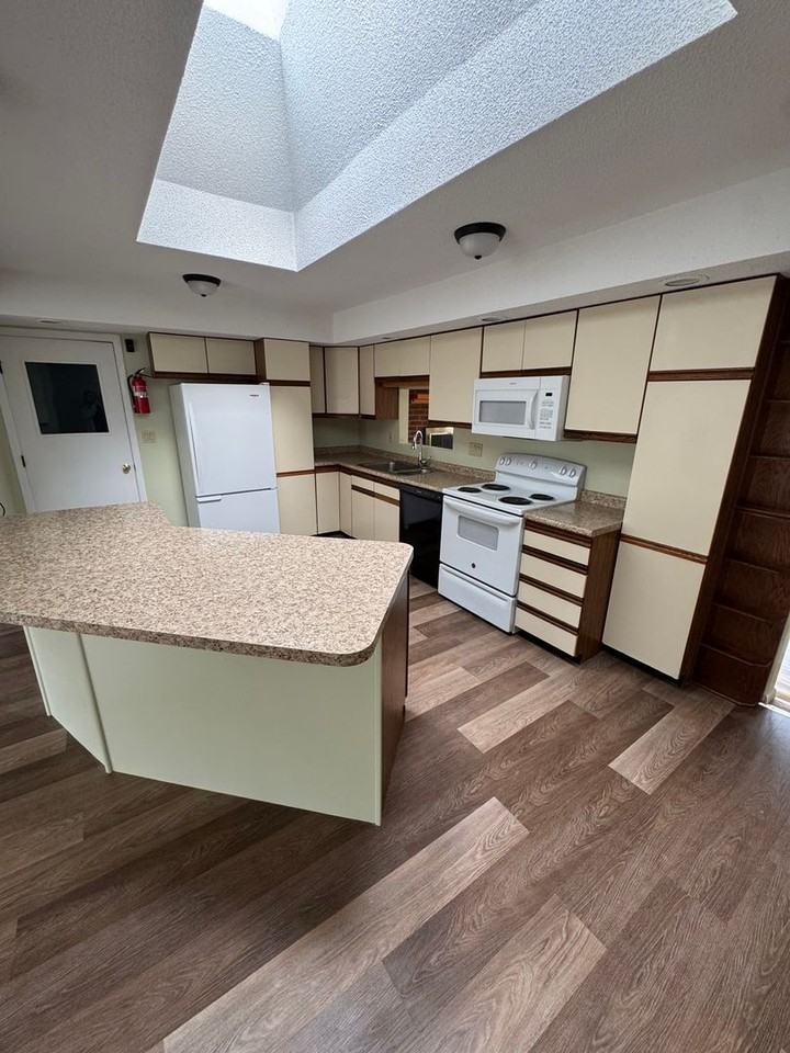 9 River St - Photo 7 of 40