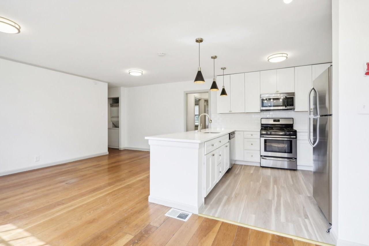 Carlton Park Apartments - Photo 5 of 50